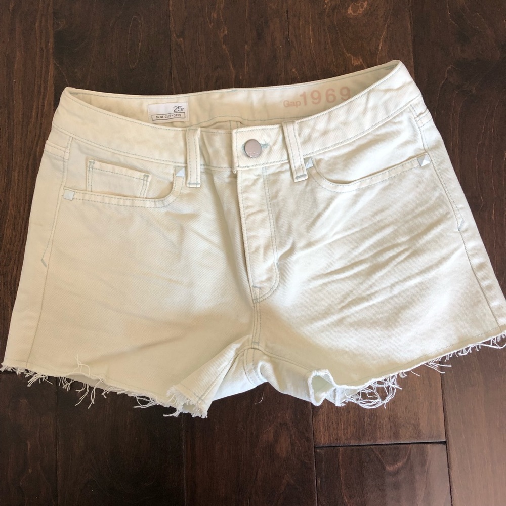 Size 25 Gap white acid wash look denim shorts
